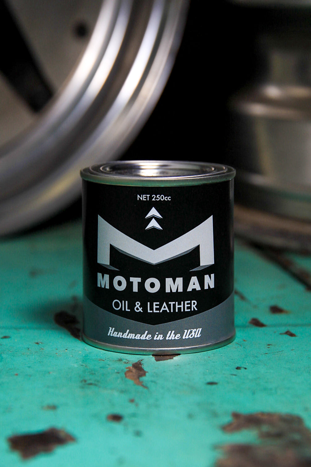 Motoman Oil & Leather Scented Candle- 250cc